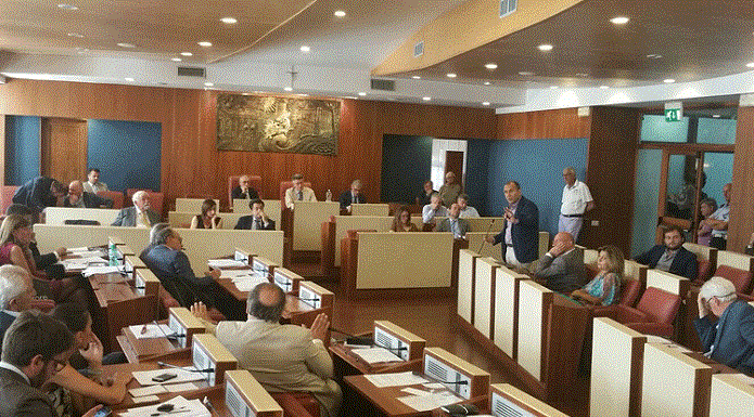 Seduta consiliare di Caserta in remoto ancora in corso. Il Consiglio vota per il sostegno all'Istituto Salesiano |
