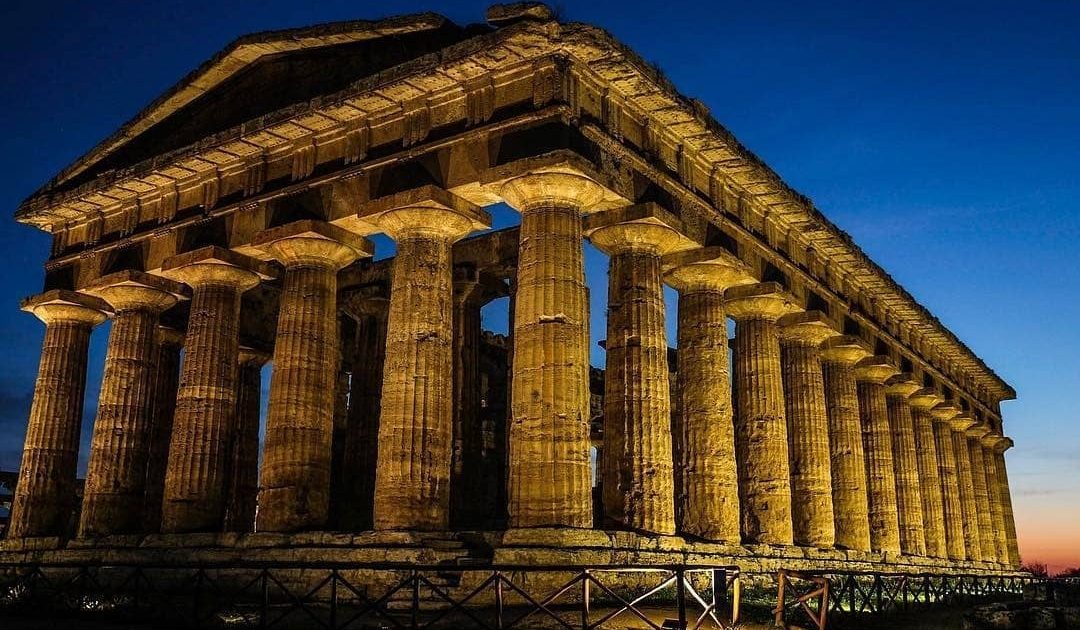 Notte Bianca tra i templi di Paestum: ingresso a 5,00€ ed eventi e concerti fino alle 2 di notte | Napoli da Vivere
