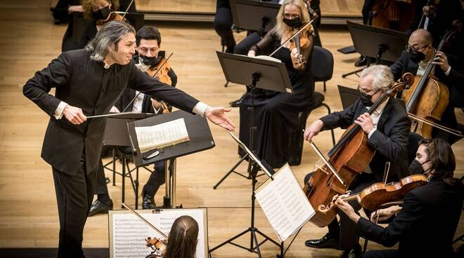 L'Orchestra Sinfonica della Radio di Berlino diretta da Vladimir Jurowski chiude un Ravello Festival da tutto esaurito - Positanonews