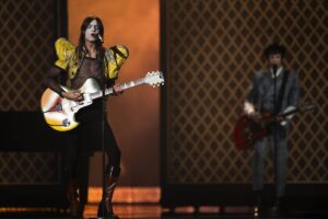lucio corsi sul palco dell'eurovision 2025